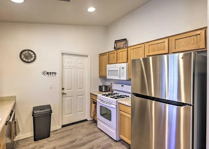 Kid-friendly Near Parks & Dining * Kingman