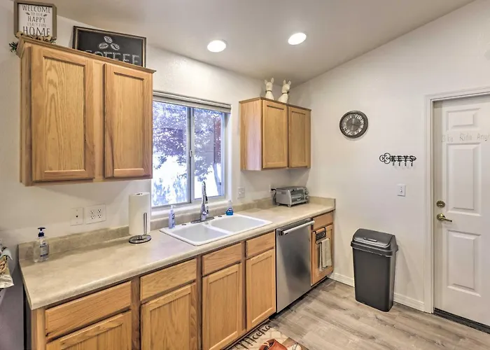 Kid-friendly Near Parks & Dining * Kingman